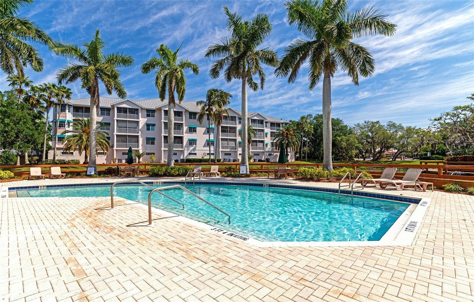 HIDDEN BAY - Residential