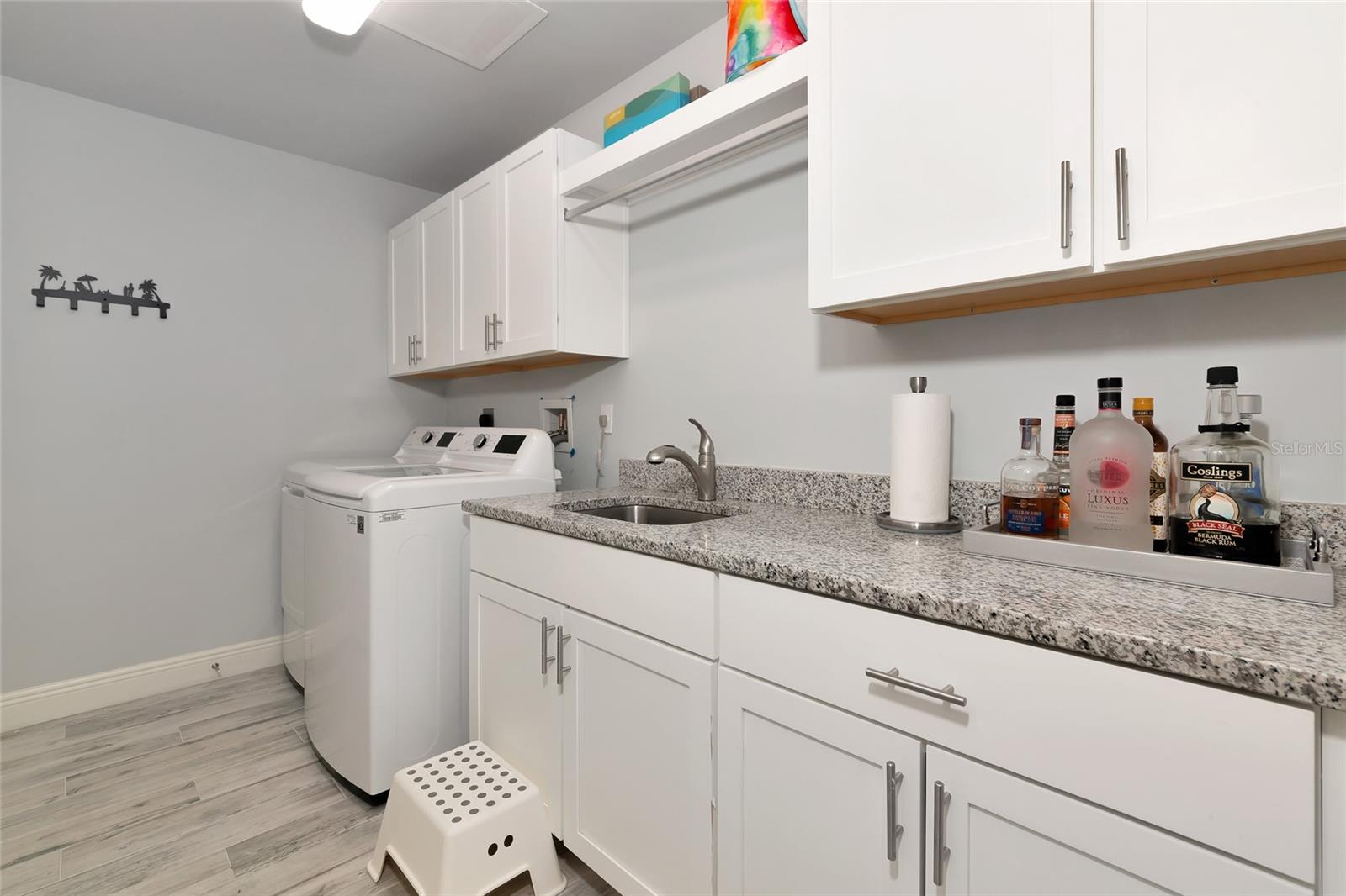 HIDDEN BAY - Residential