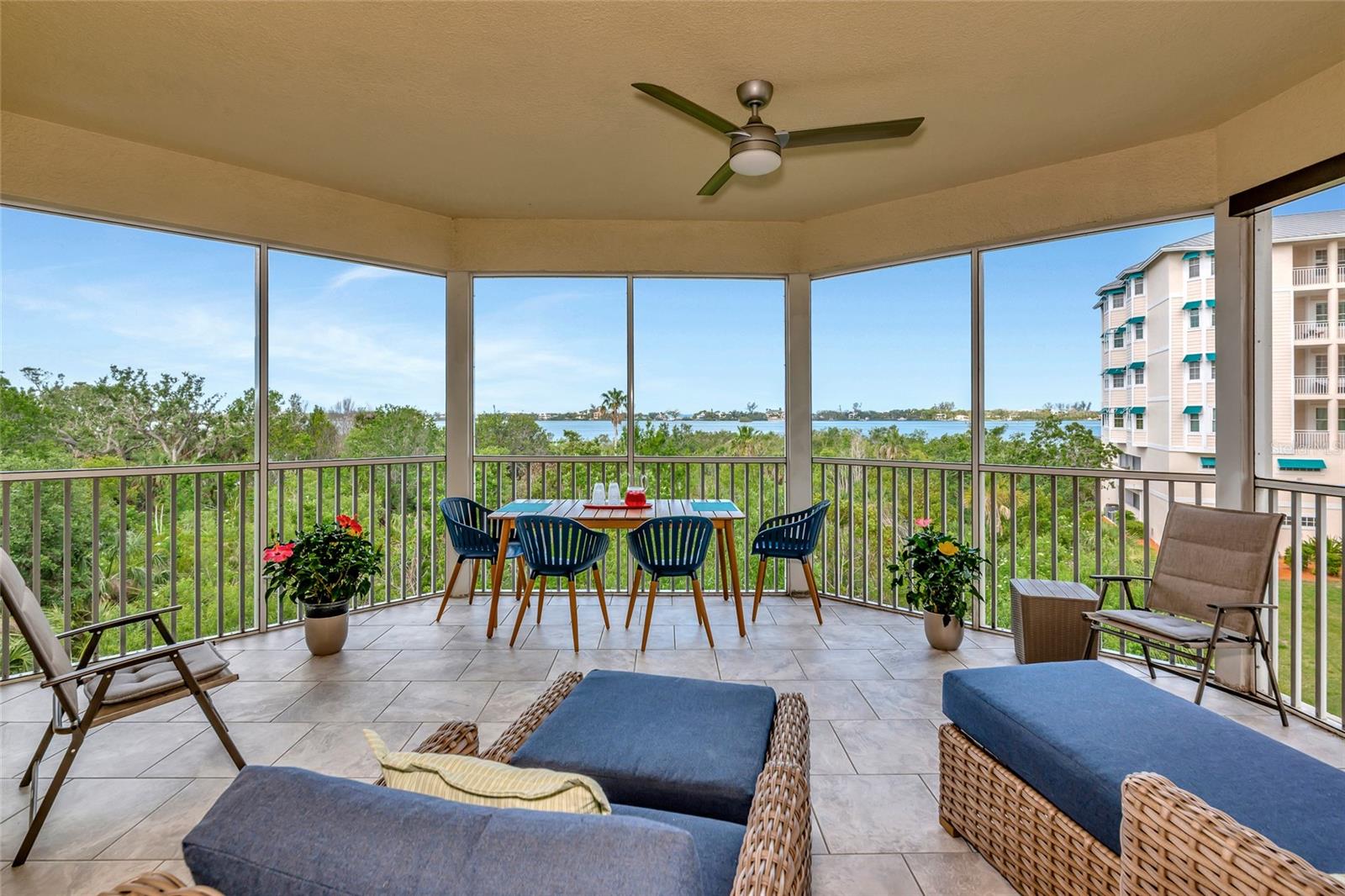 HIDDEN BAY - Residential