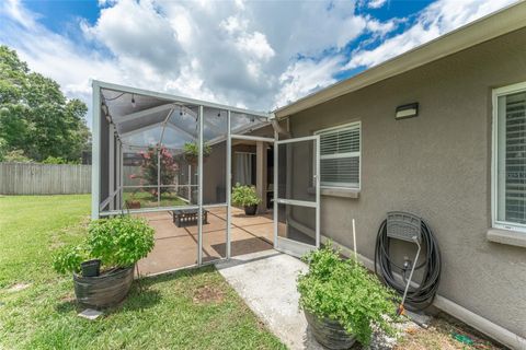 A home in VALRICO