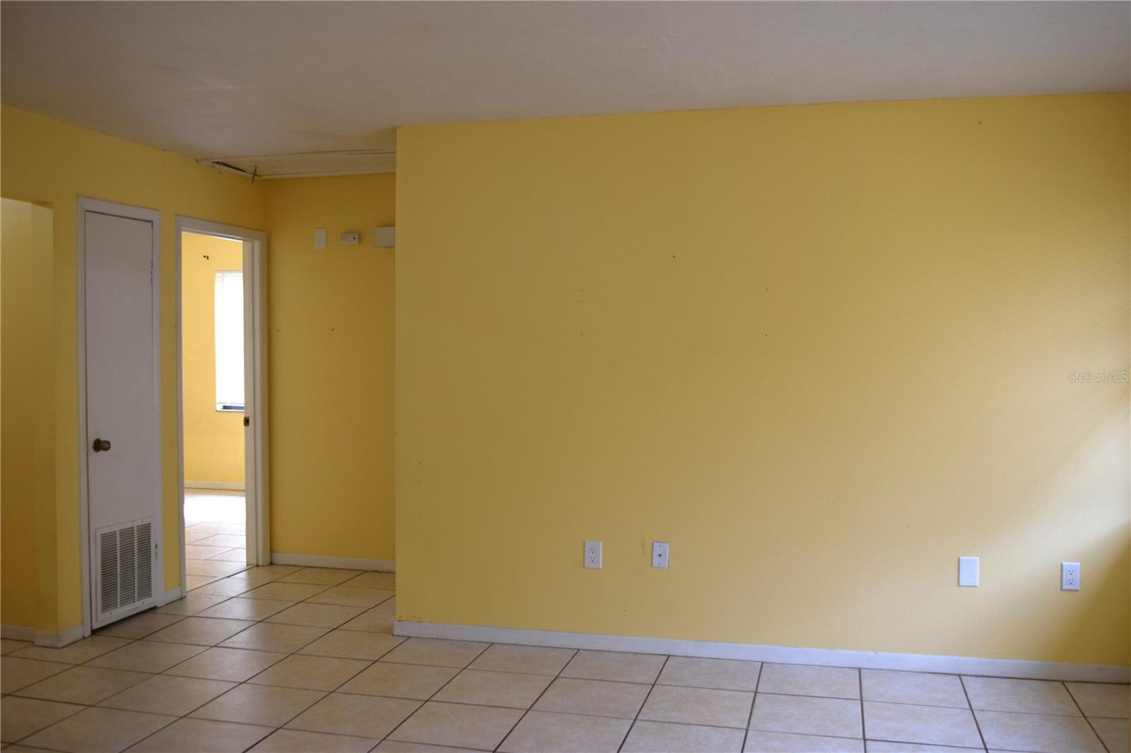 7423 SW 42ND PL 2