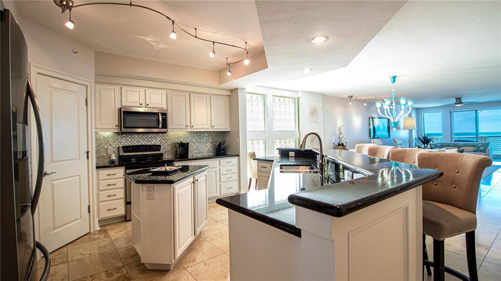 UTOPIA CONDO - Residential