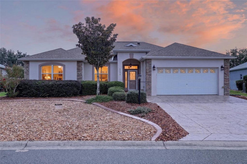 Photo of 9888 SW 89th Lane Rd, Ocala, FL 34481 (MLS # OM731438)