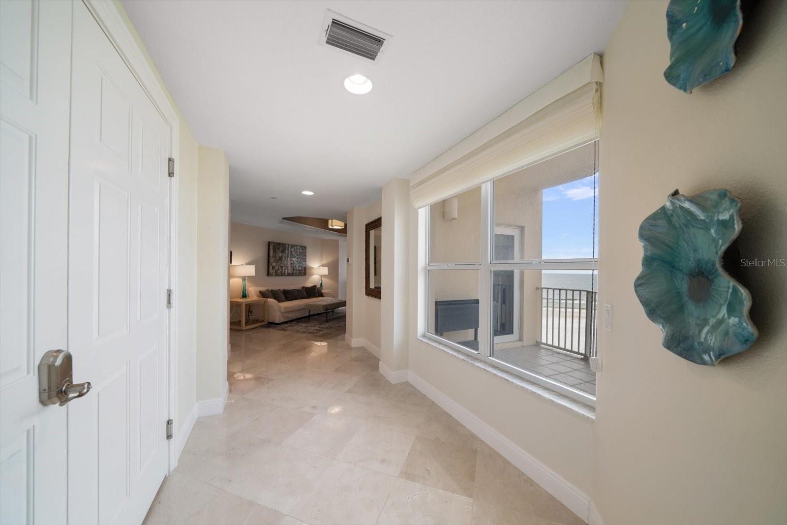 CHATEAUS ON WHITE - Residential