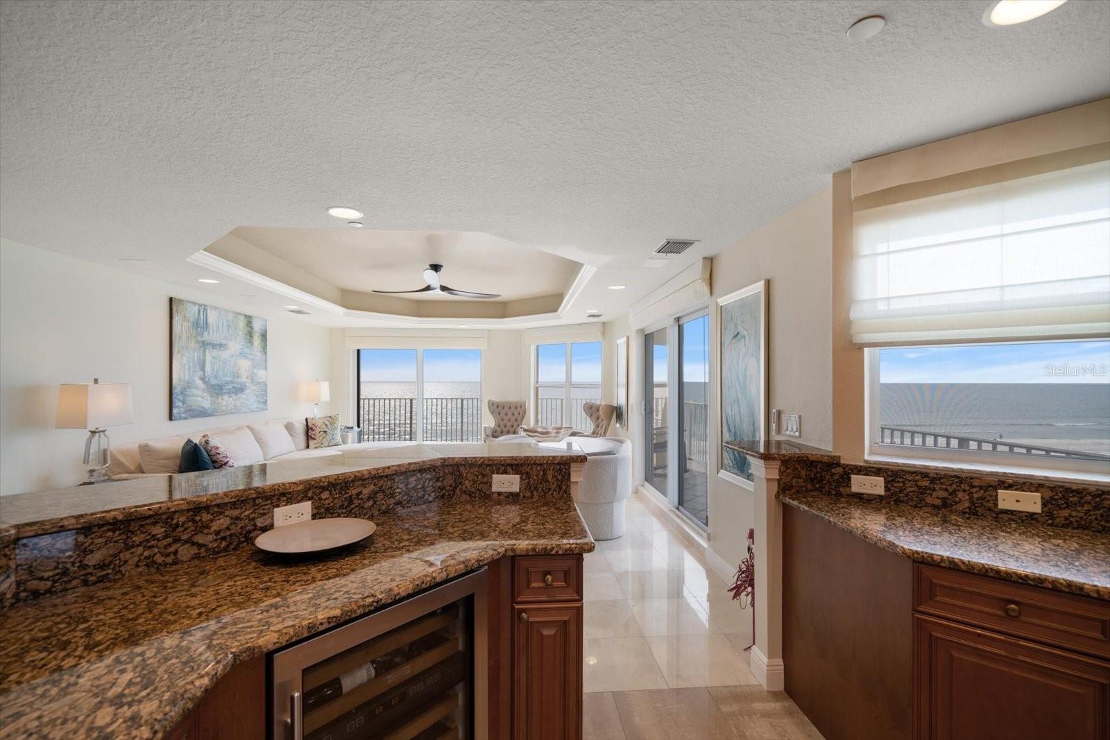 CHATEAUS ON WHITE - Residential