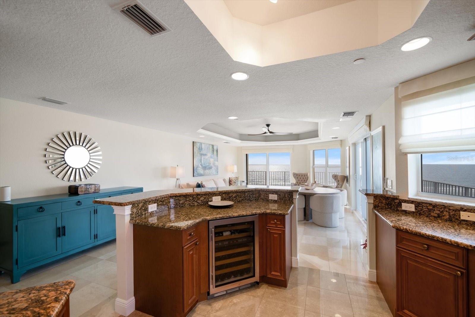 CHATEAUS ON WHITE - Residential