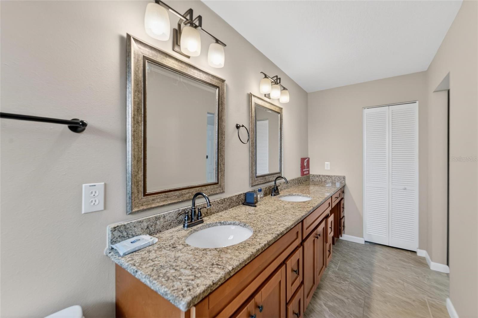 BLOOMINGDALE SEC D UNIT - Residential