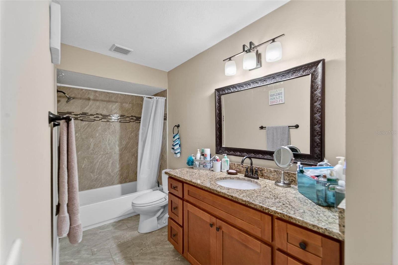 BLOOMINGDALE SEC D UNIT - Residential