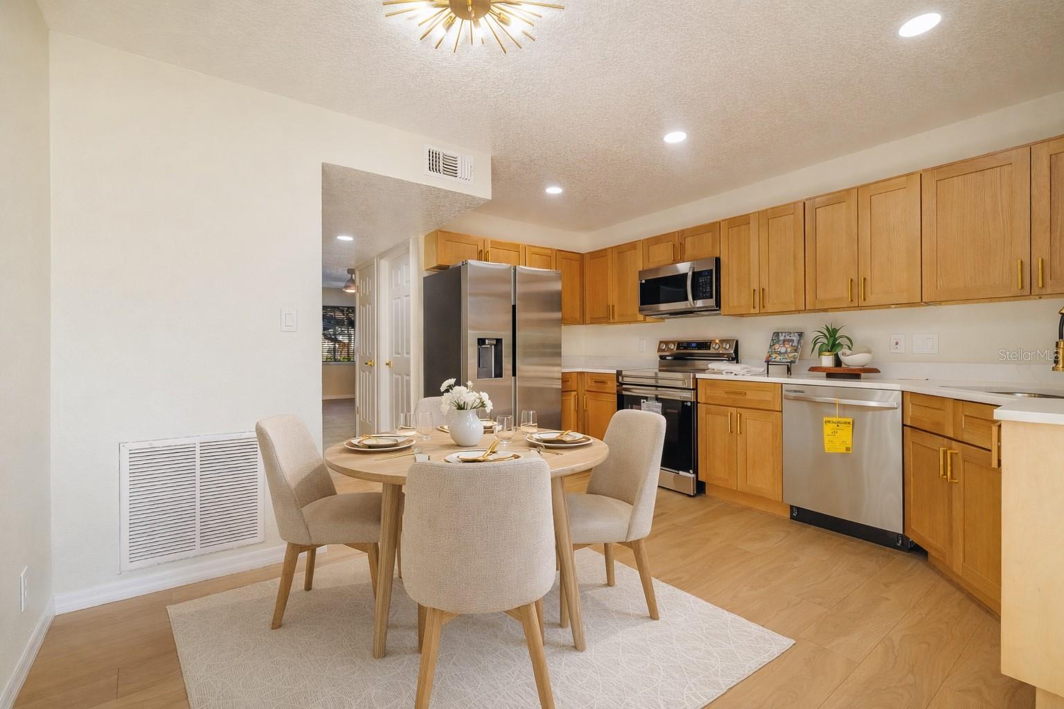 6922 WOODLAKE DRIVE 103