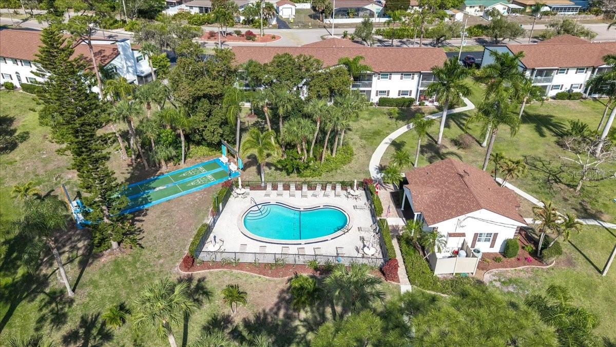 FOXMOOR CONDO - Residential