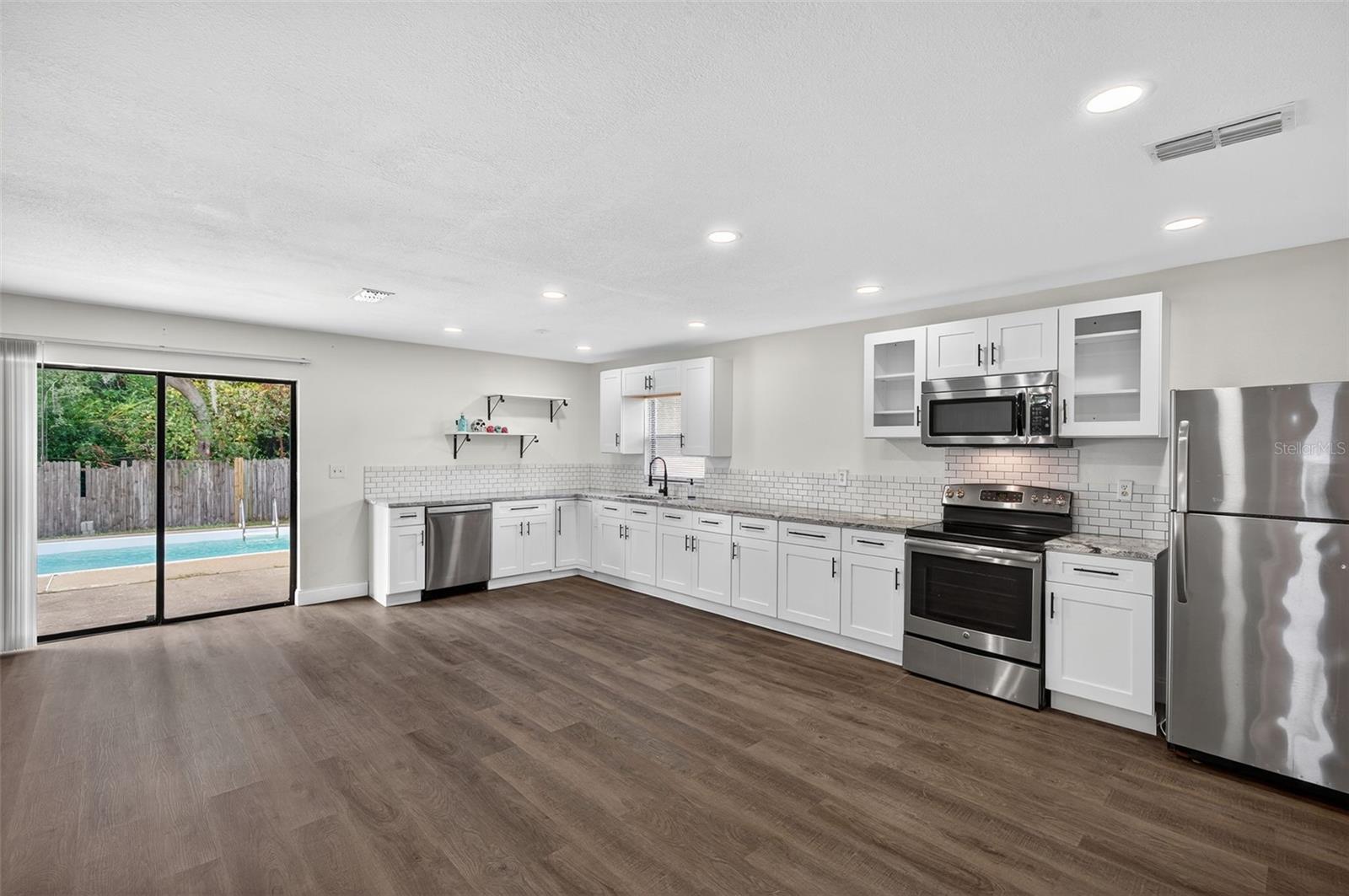 EAST GATE ESTATES - Residential