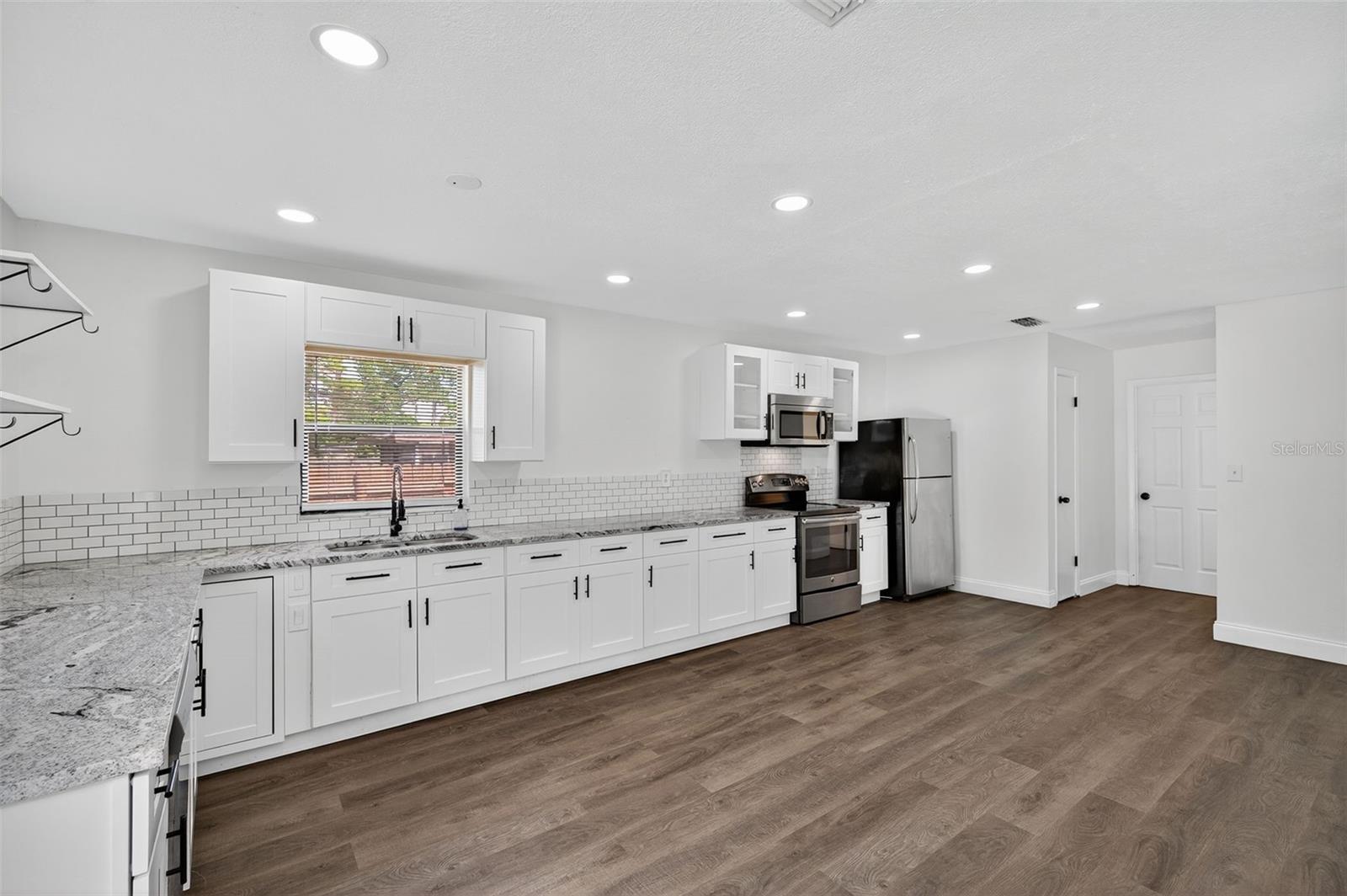 EAST GATE ESTATES - Residential