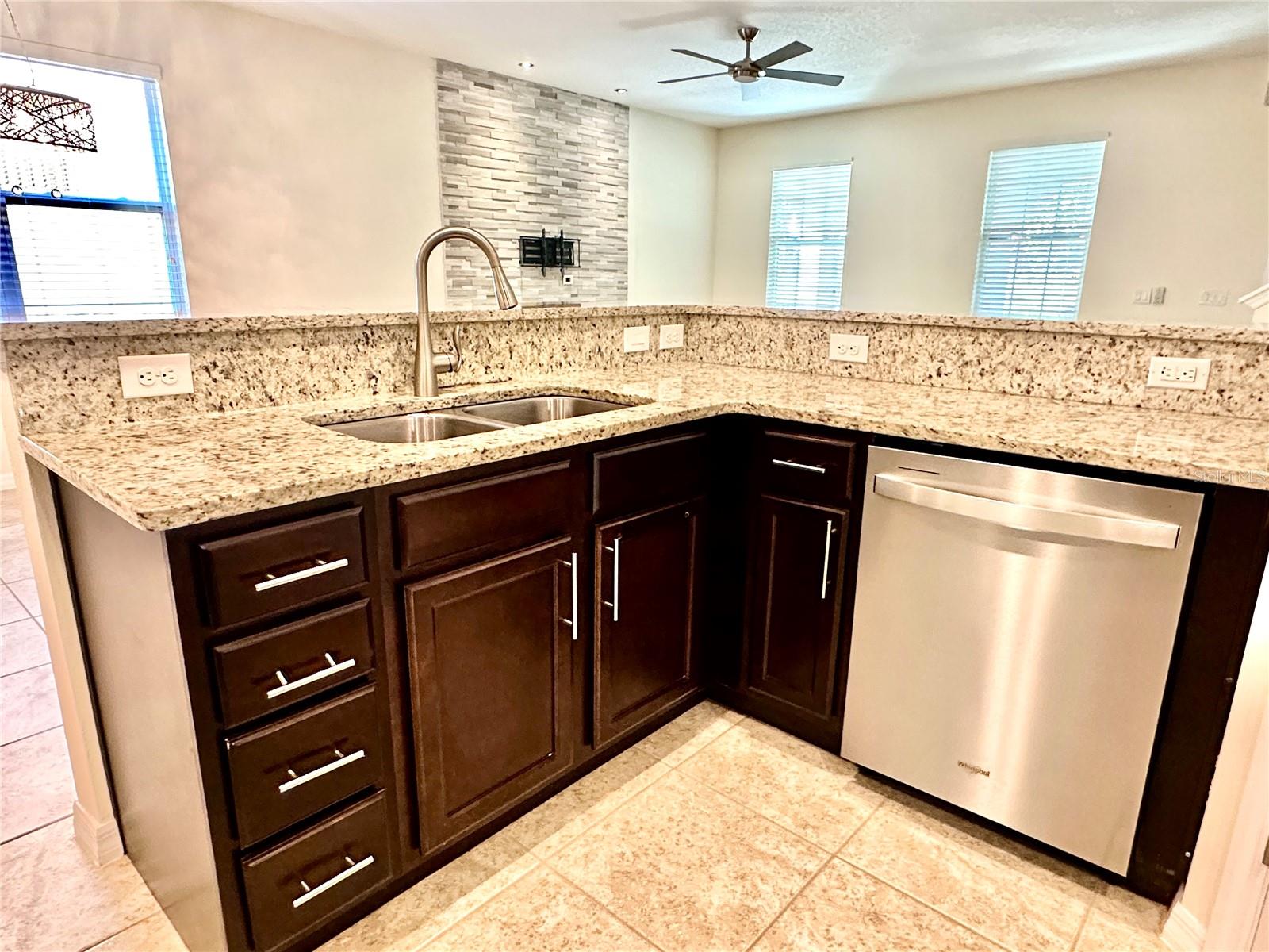 SUMMERPORT TRAIL PH 2 - Residential Lease