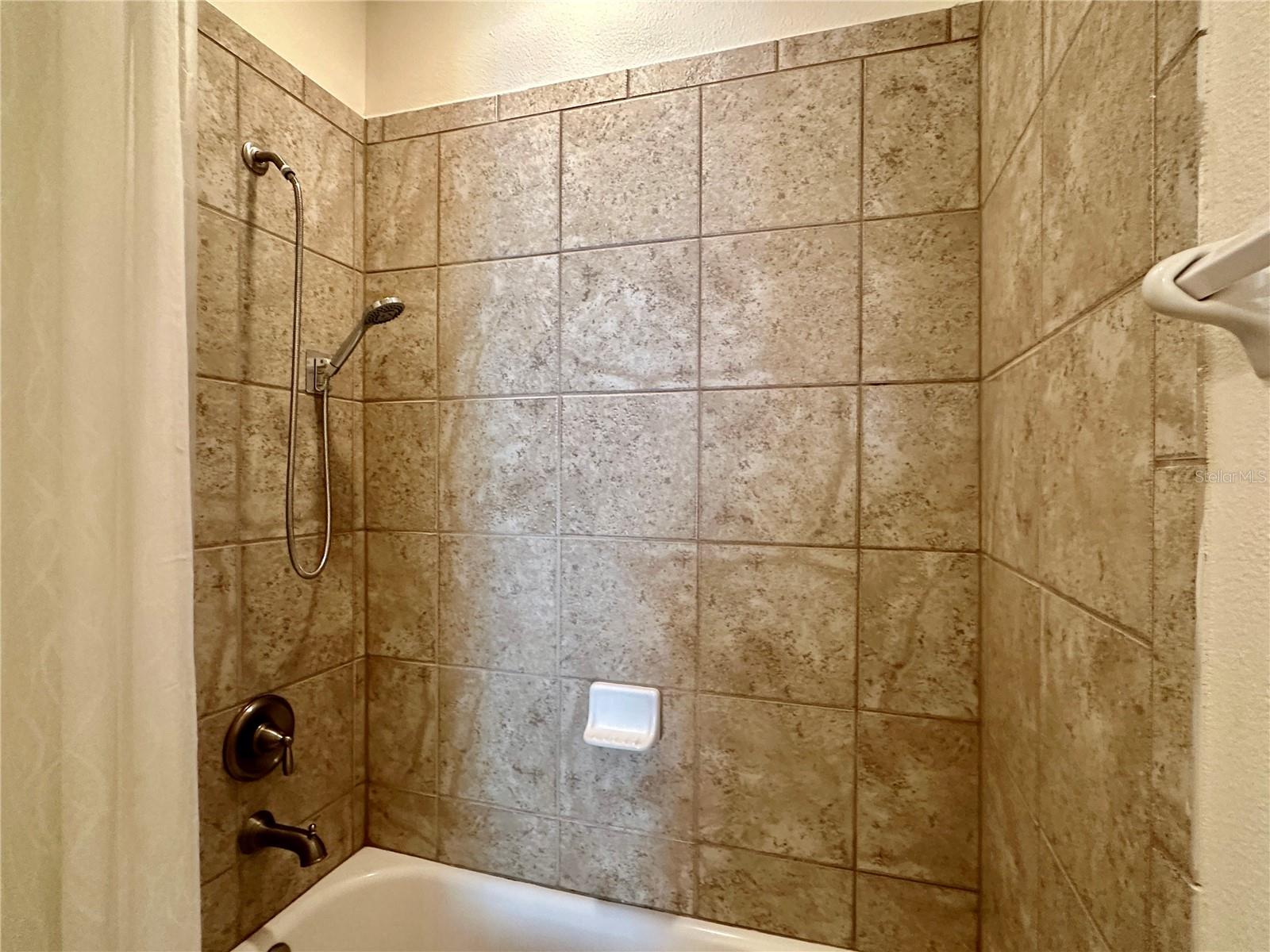 SUMMERPORT TRAIL PH 2 - Residential Lease