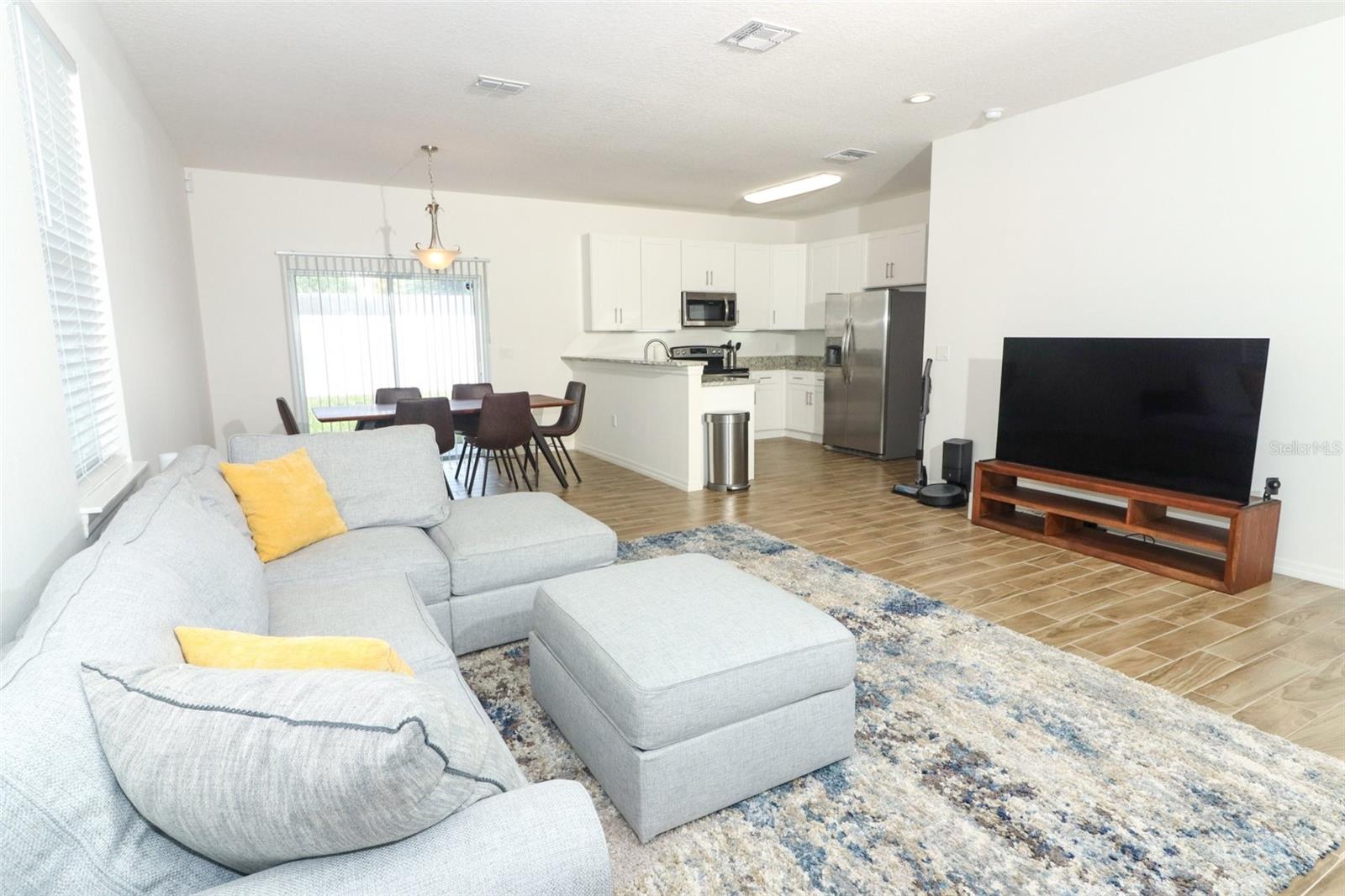 LONE PINES - Residential