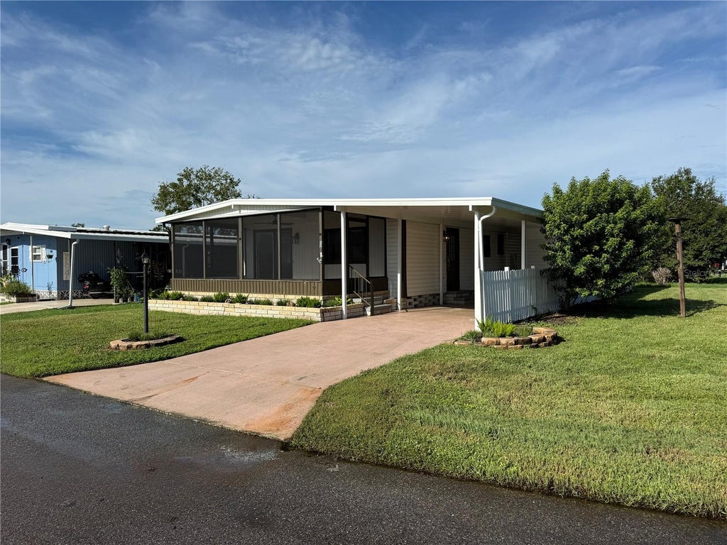 Photo of 6710 36th Avenue E #32, Palmetto, FL 34221 (MLS # A4705997)