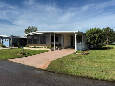 Photo of 6710 36th Avenue E #32, Palmetto, FL 34221 (MLS # A4705997)