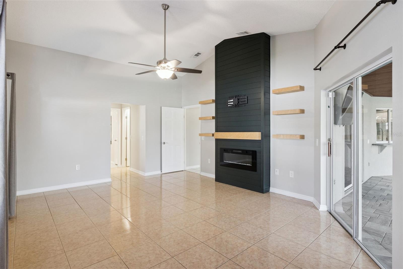 HAMPTON CHASE - Residential