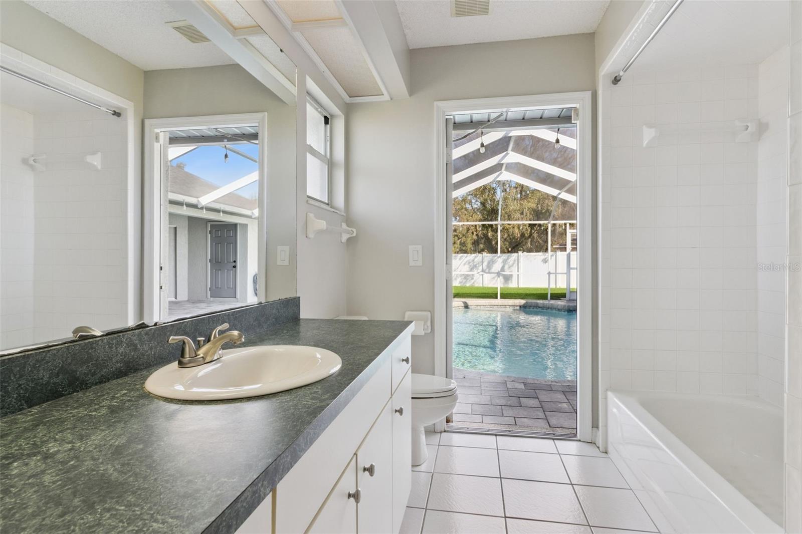 HAMPTON CHASE - Residential