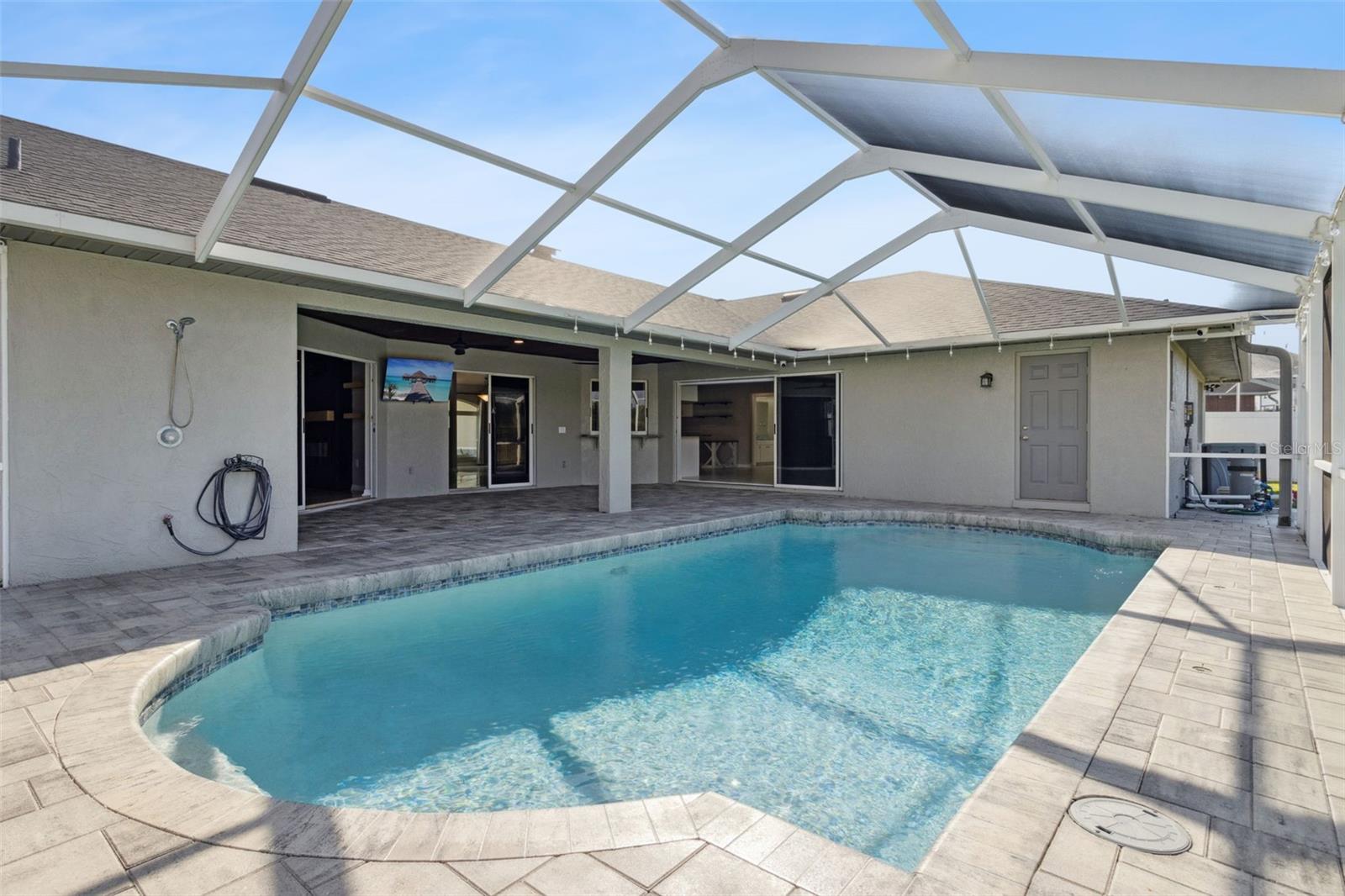 HAMPTON CHASE - Residential