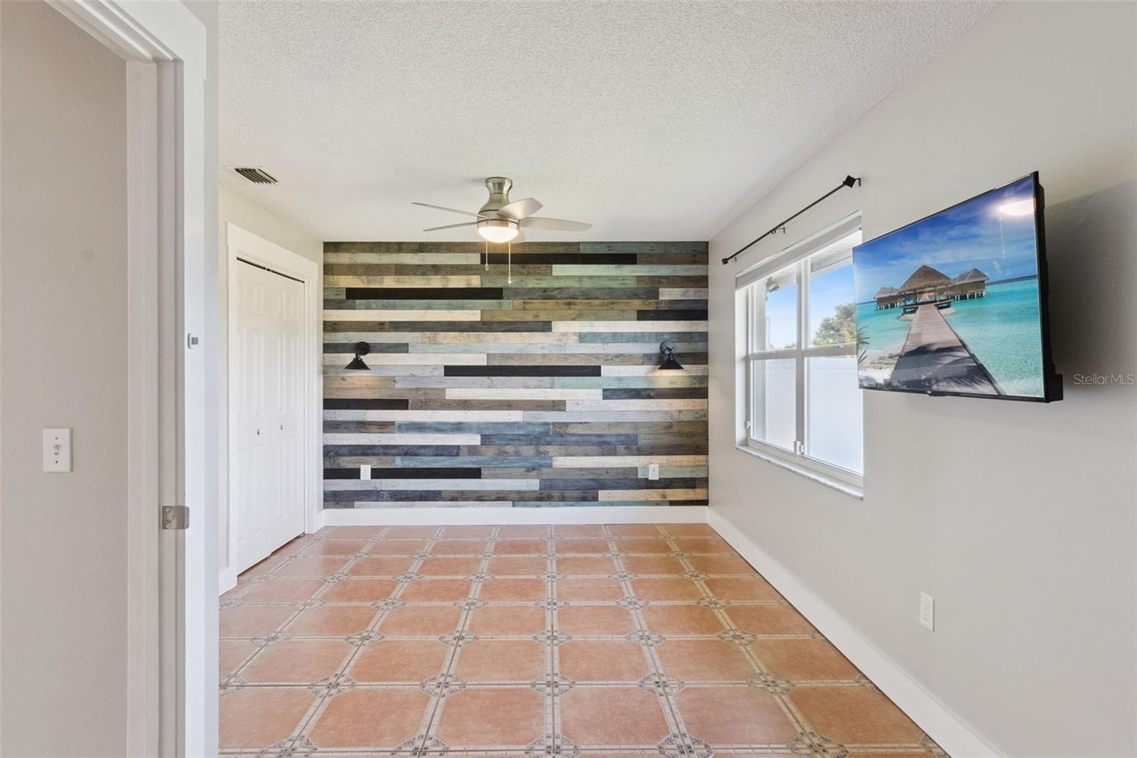 HAMPTON CHASE - Residential