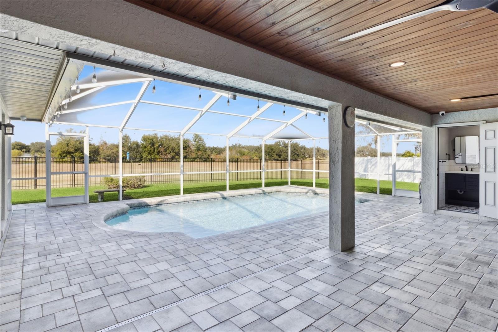 HAMPTON CHASE - Residential