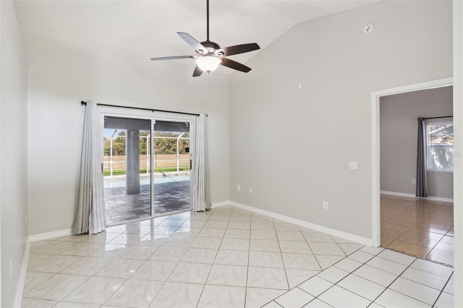 HAMPTON CHASE - Residential