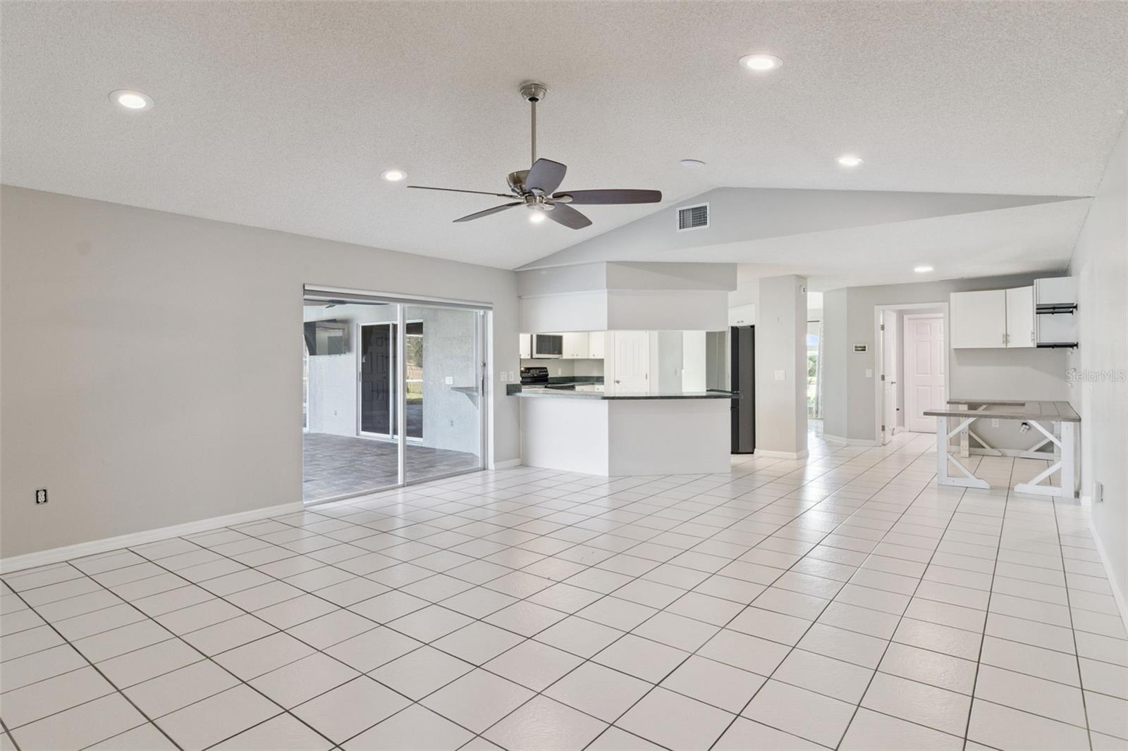 HAMPTON CHASE - Residential