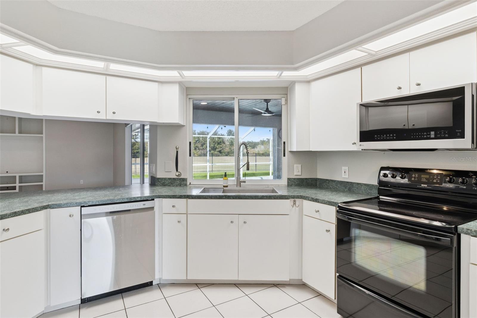 HAMPTON CHASE - Residential