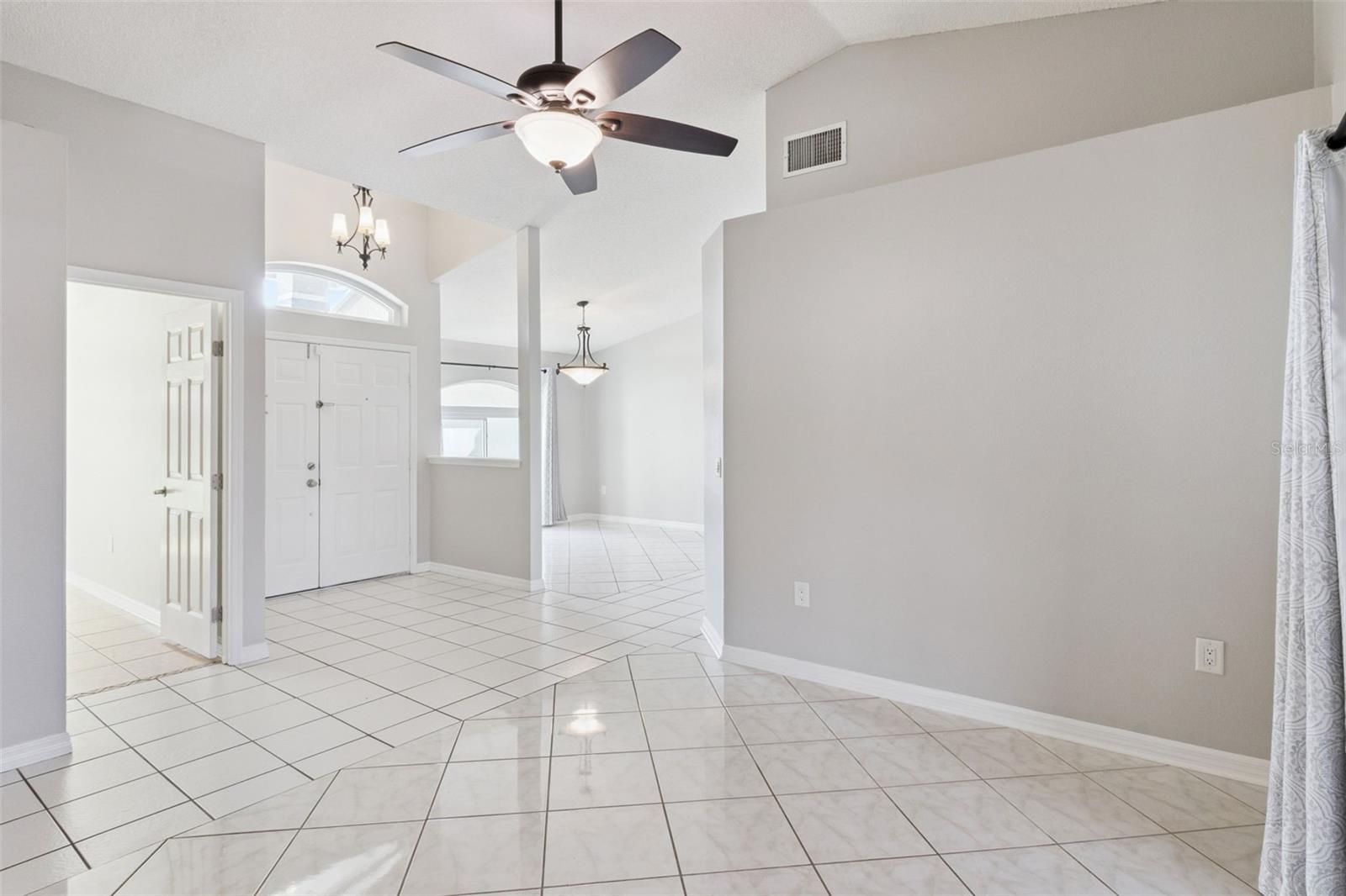 HAMPTON CHASE - Residential