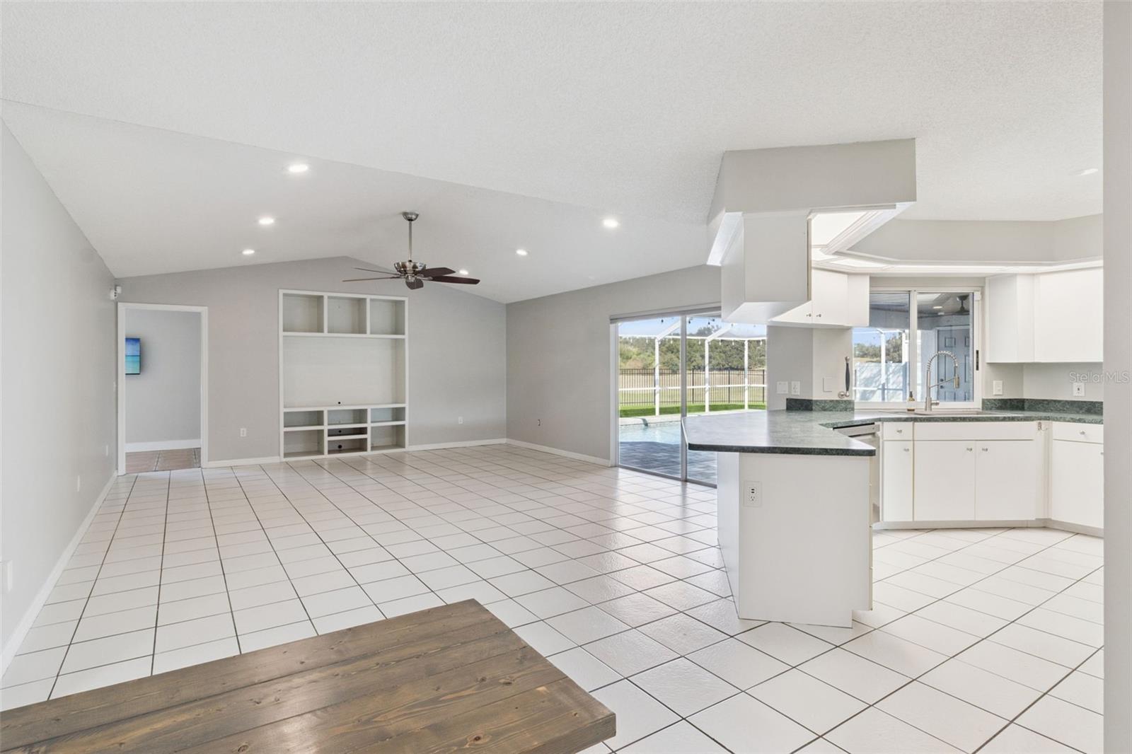 HAMPTON CHASE - Residential