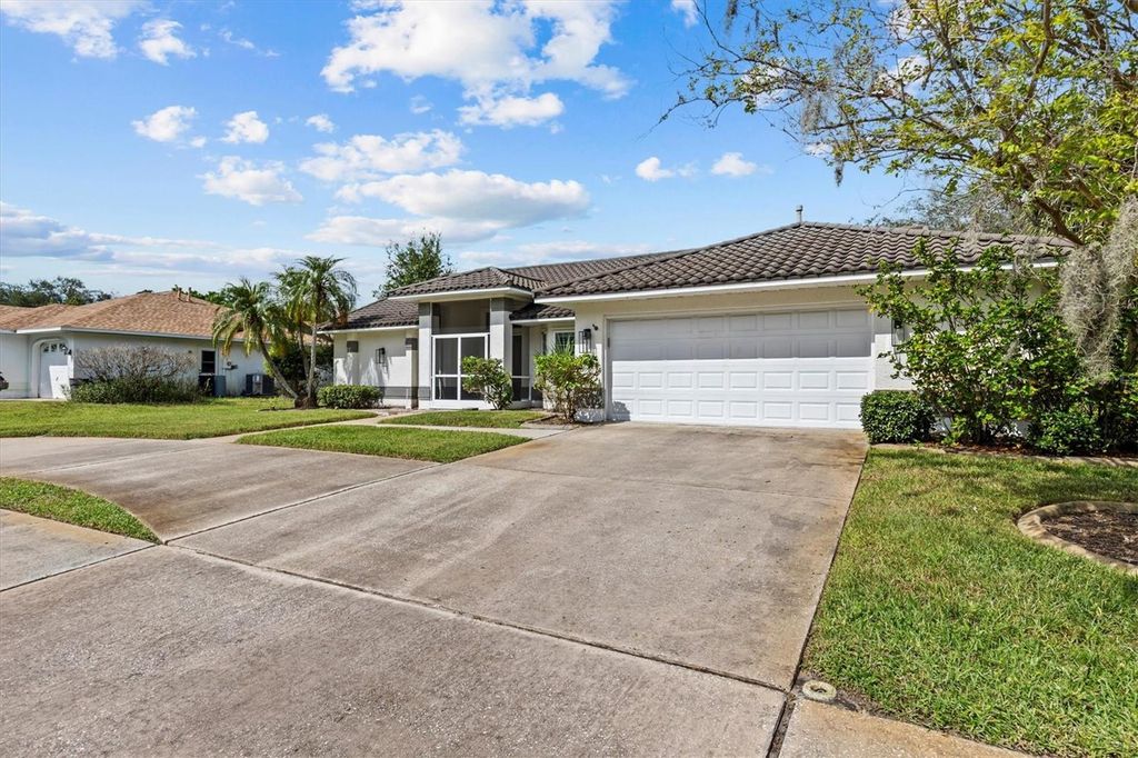 Photo of 913 Oakview Road, Tarpon Springs, FL 34689 (MLS # TB8425190)