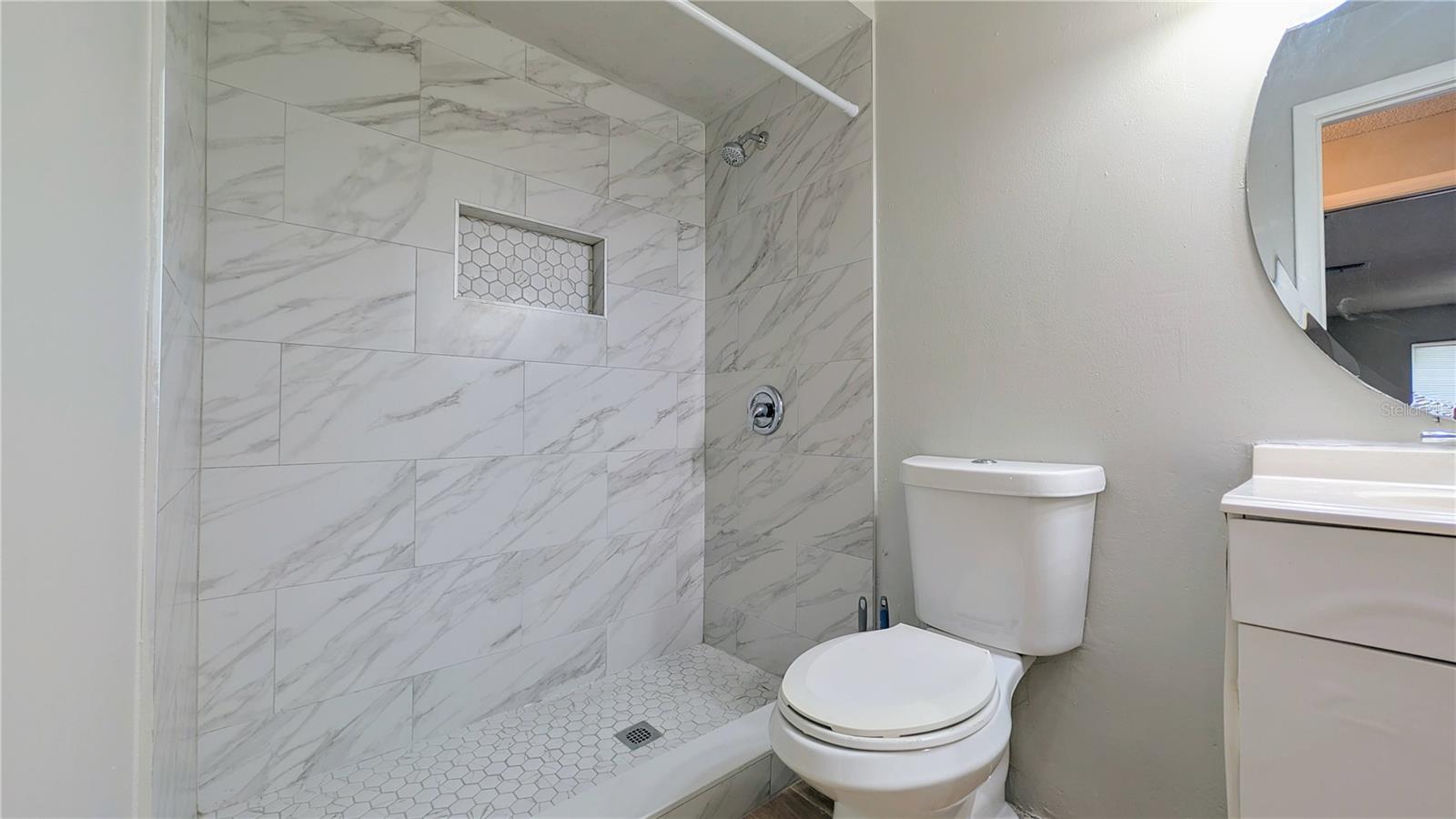 HIAWASSA HIGHLANDS THIRD ADD - Residential Lease