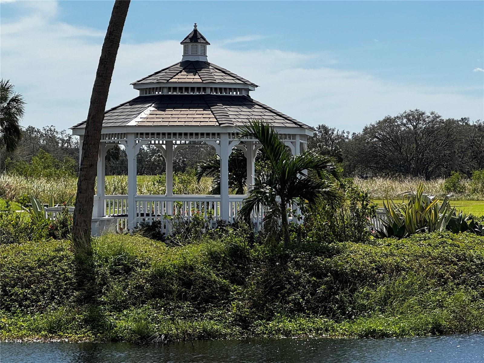 THE TERRA CEIA CLUB - Residential Lease