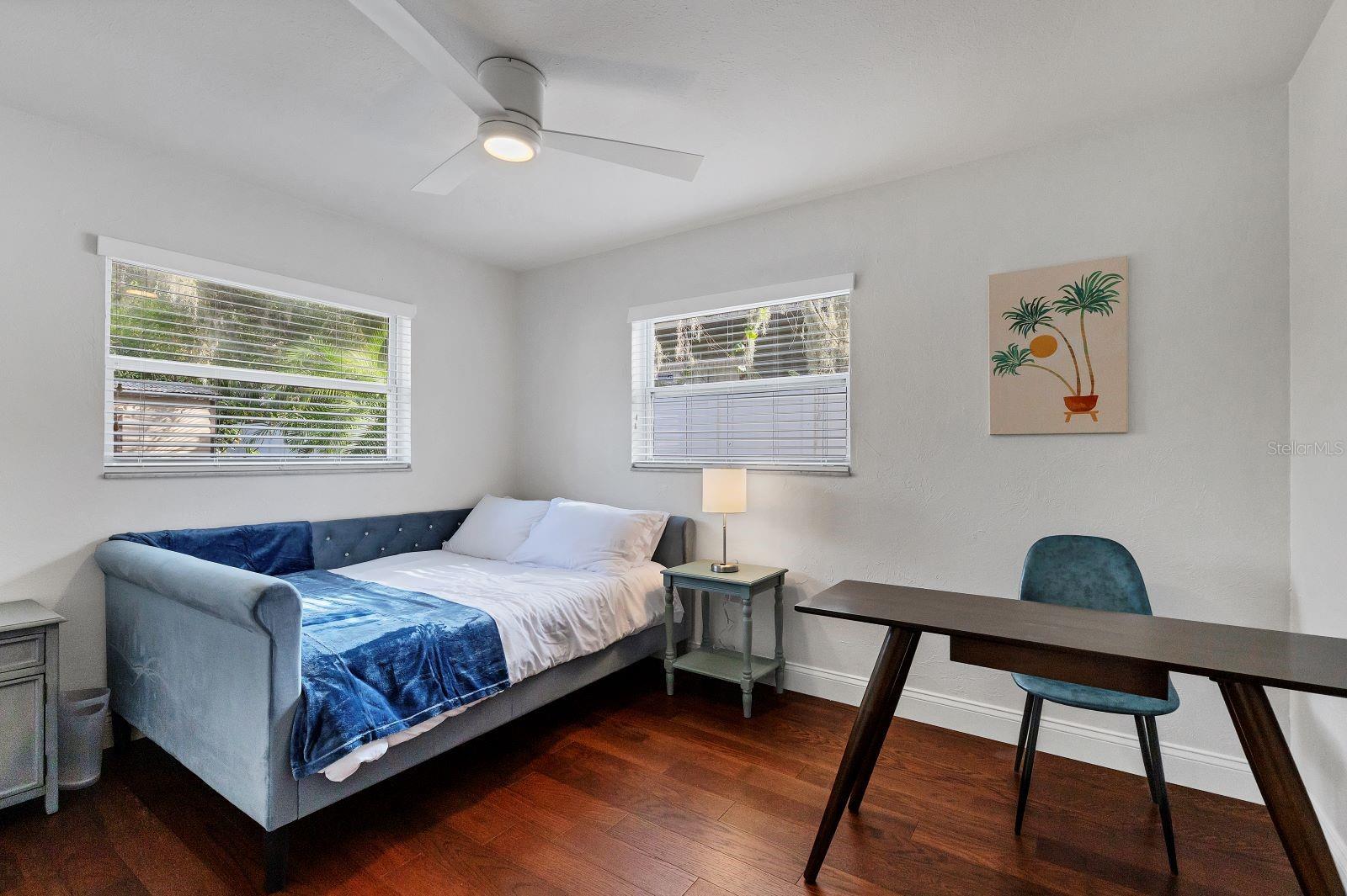 RUSTIC LODGE - Residential Lease