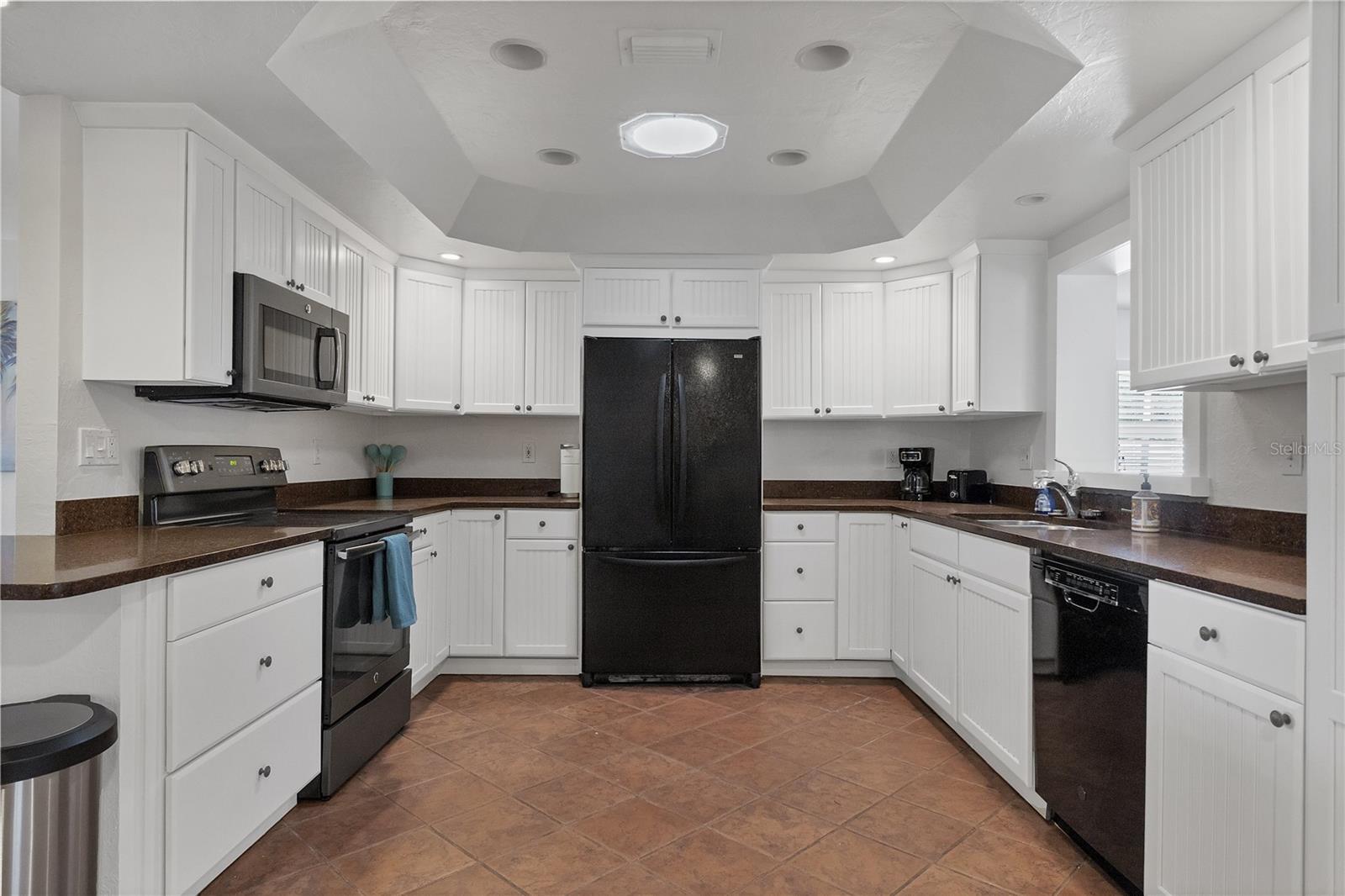 RUSTIC LODGE - Residential Lease