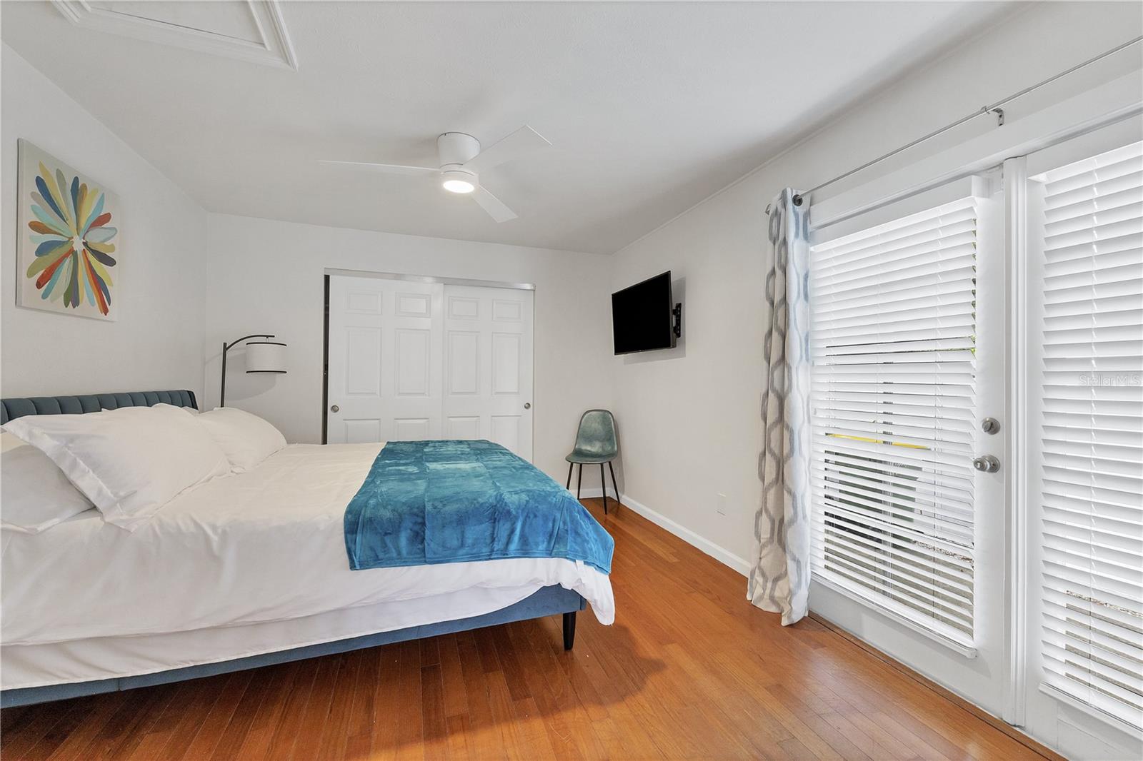 RUSTIC LODGE - Residential Lease