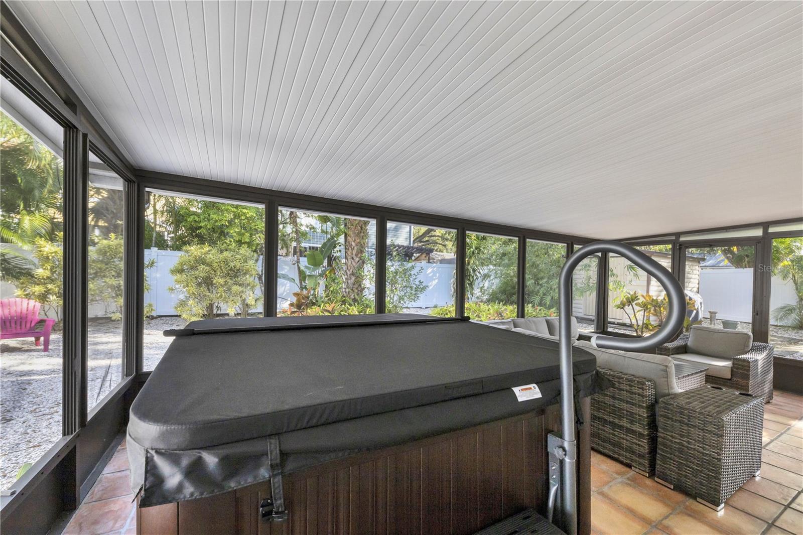 RUSTIC LODGE - Residential Lease