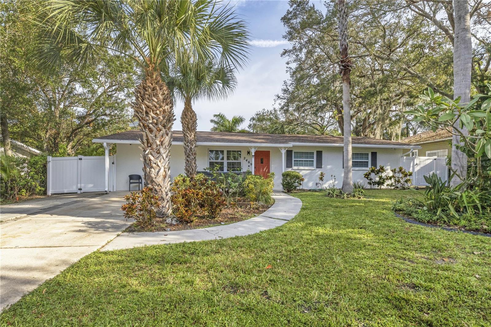 RUSTIC LODGE - Residential Lease