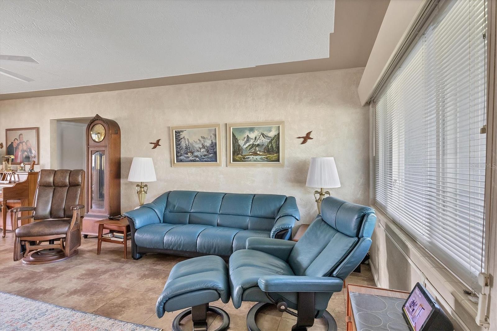 2566 TULIP STREET