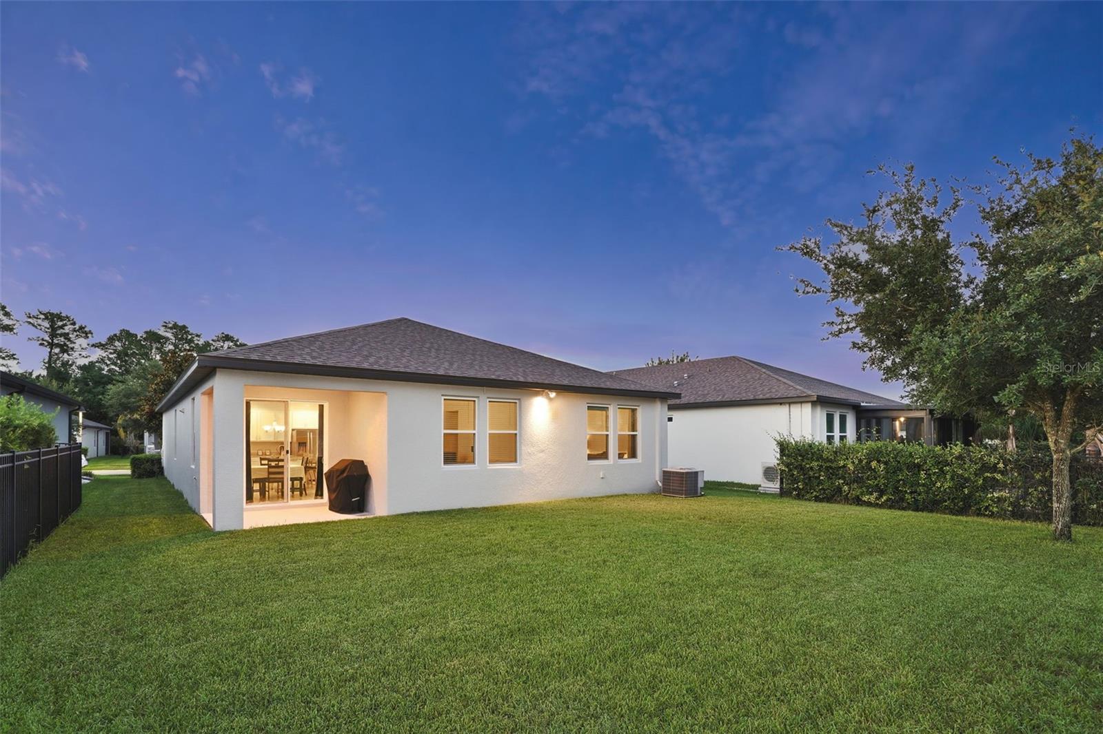 2087 LAURELWOOD WAY