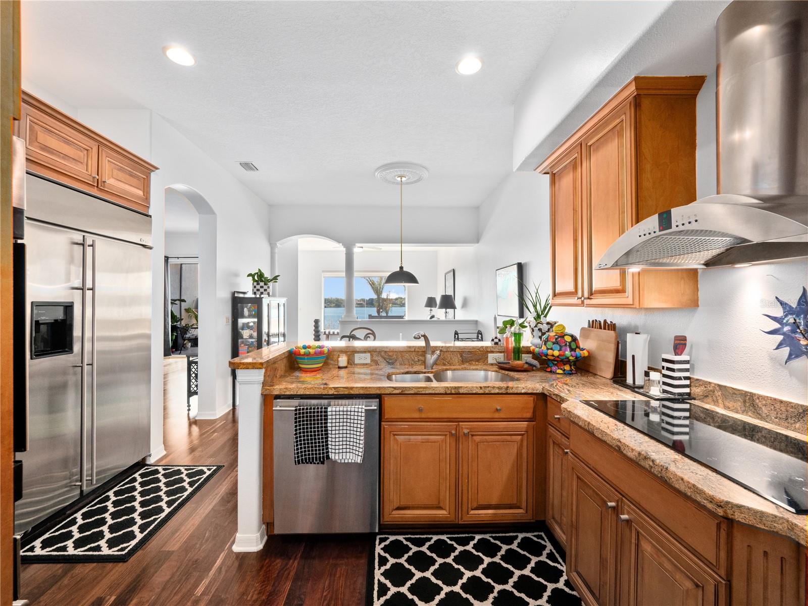 VIZCAYA TWNHMS 46/140 - Residential