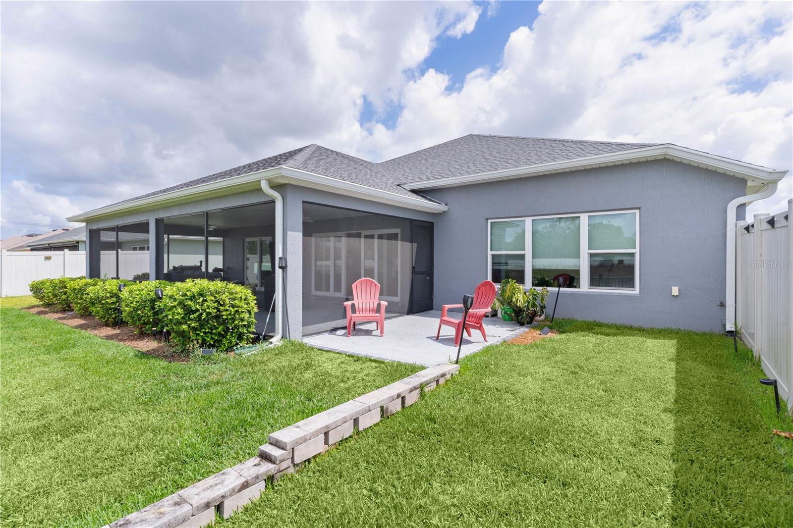 2129 LANDREA LOOP
