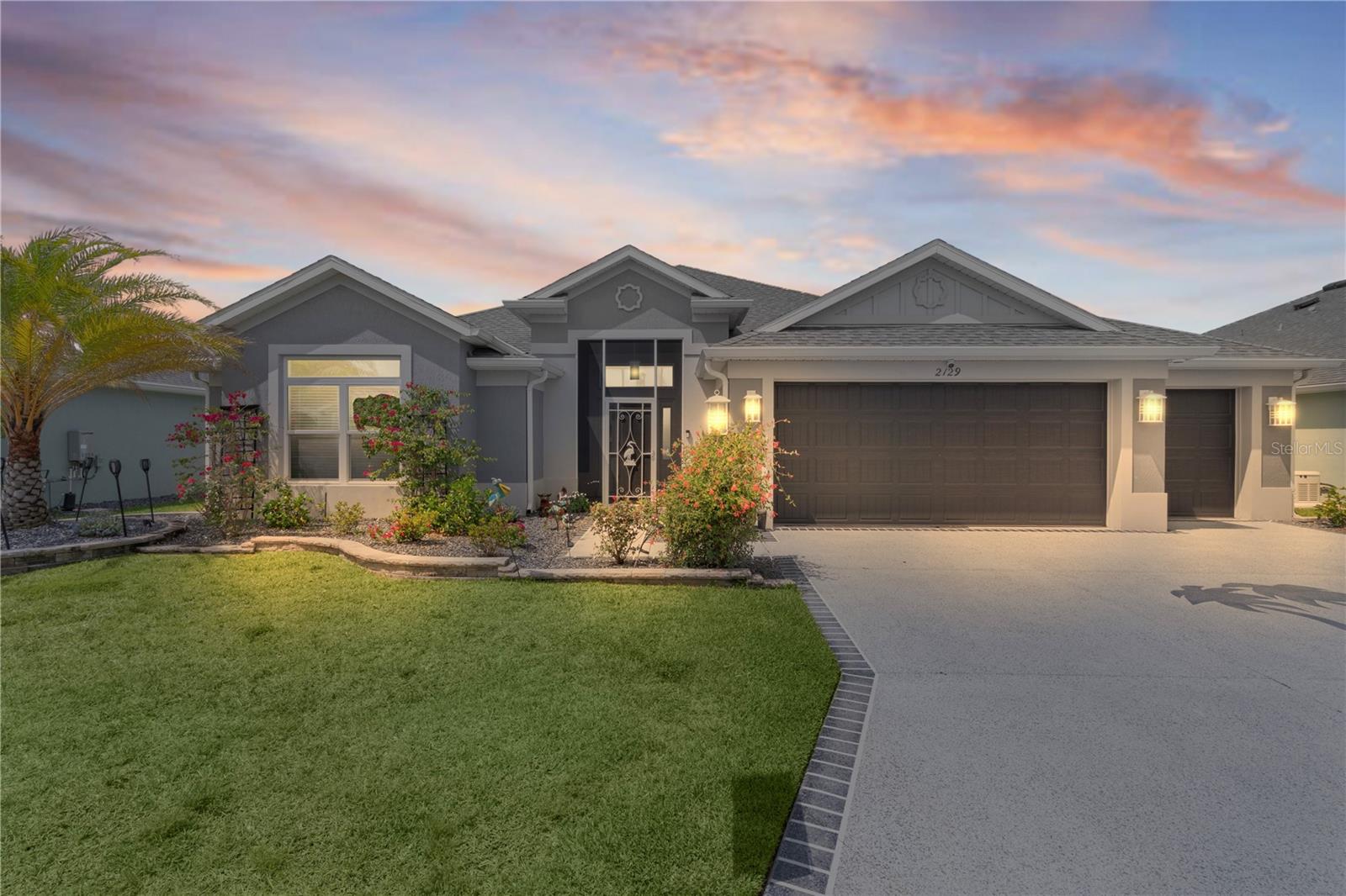 2129 LANDREA LOOP