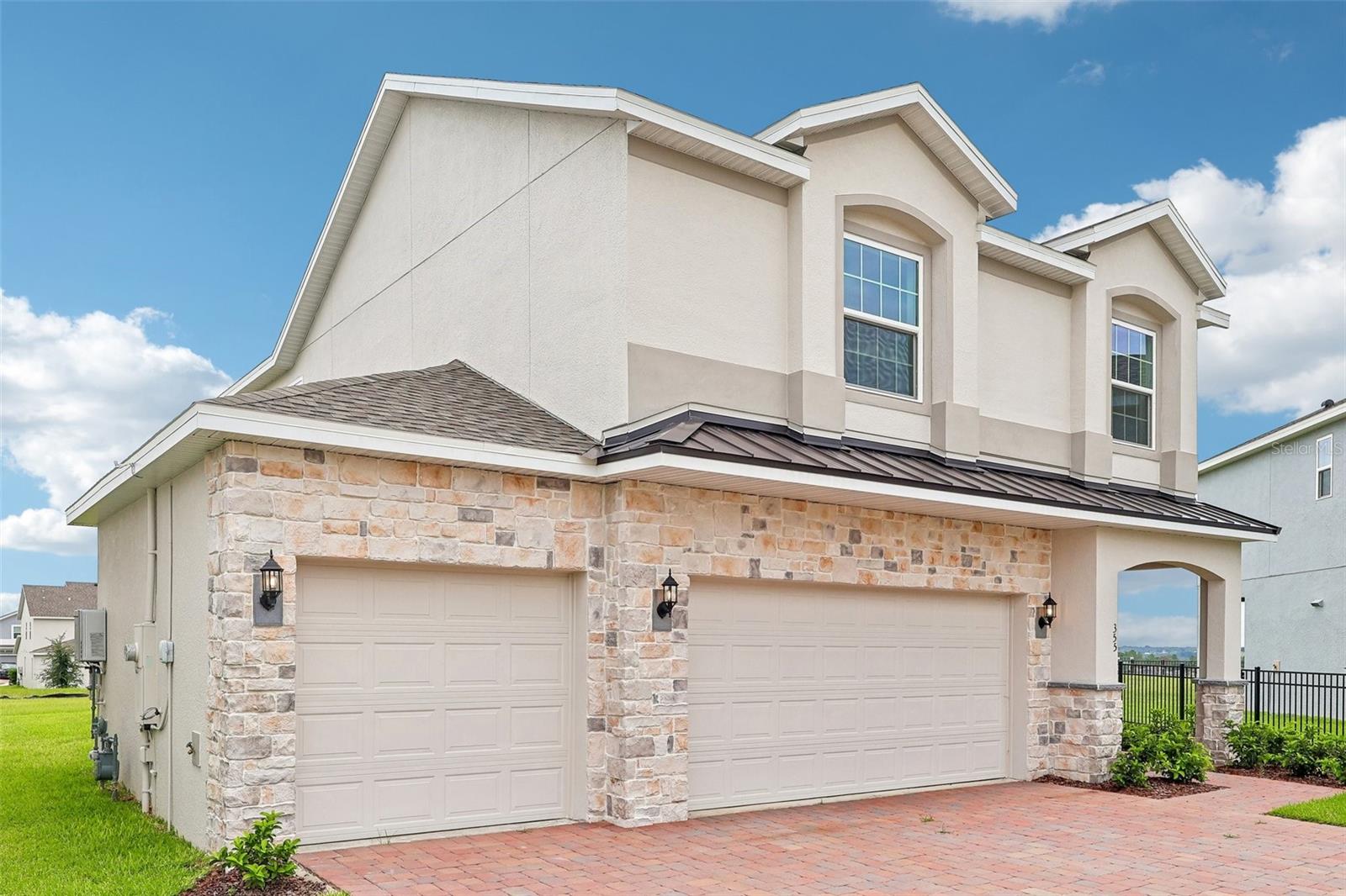355 LEMONGRASS ROAD