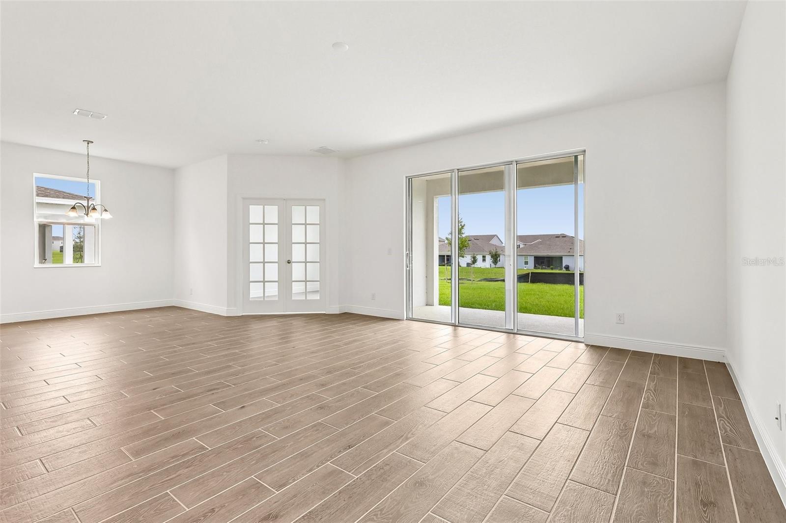 355 LEMONGRASS ROAD