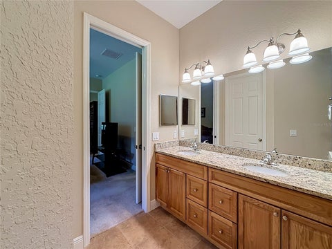 Tiny photo for 10620 NE 104th Circle, Oxford, FL 34484 (MLS # G5117080)