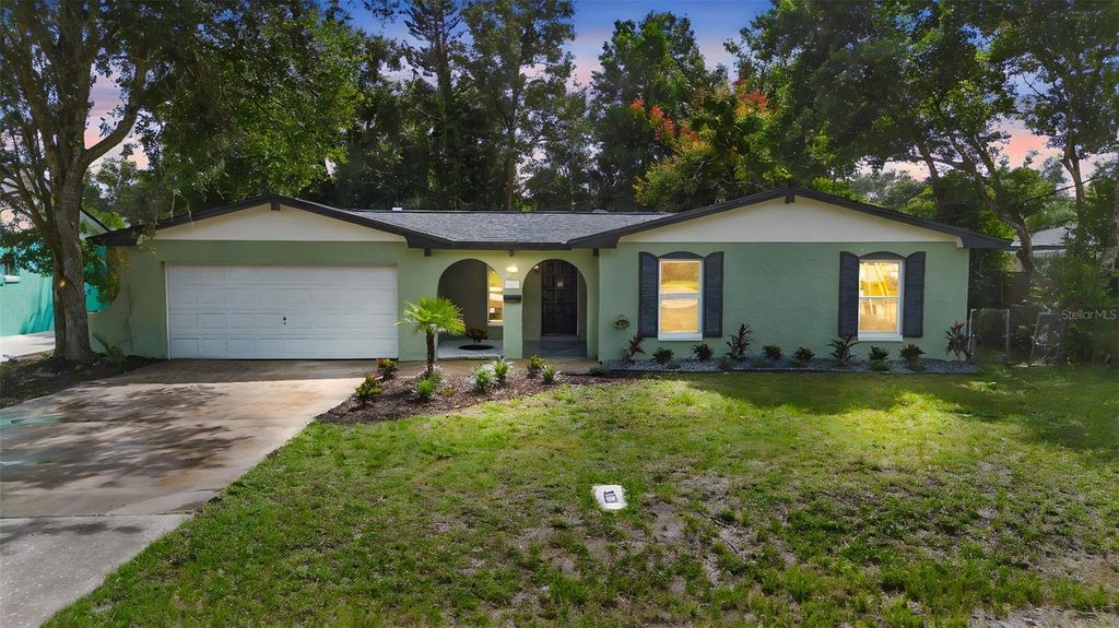 Photo of 314 Banyan Drive, Maitland, FL 32751 (MLS # O6355311)