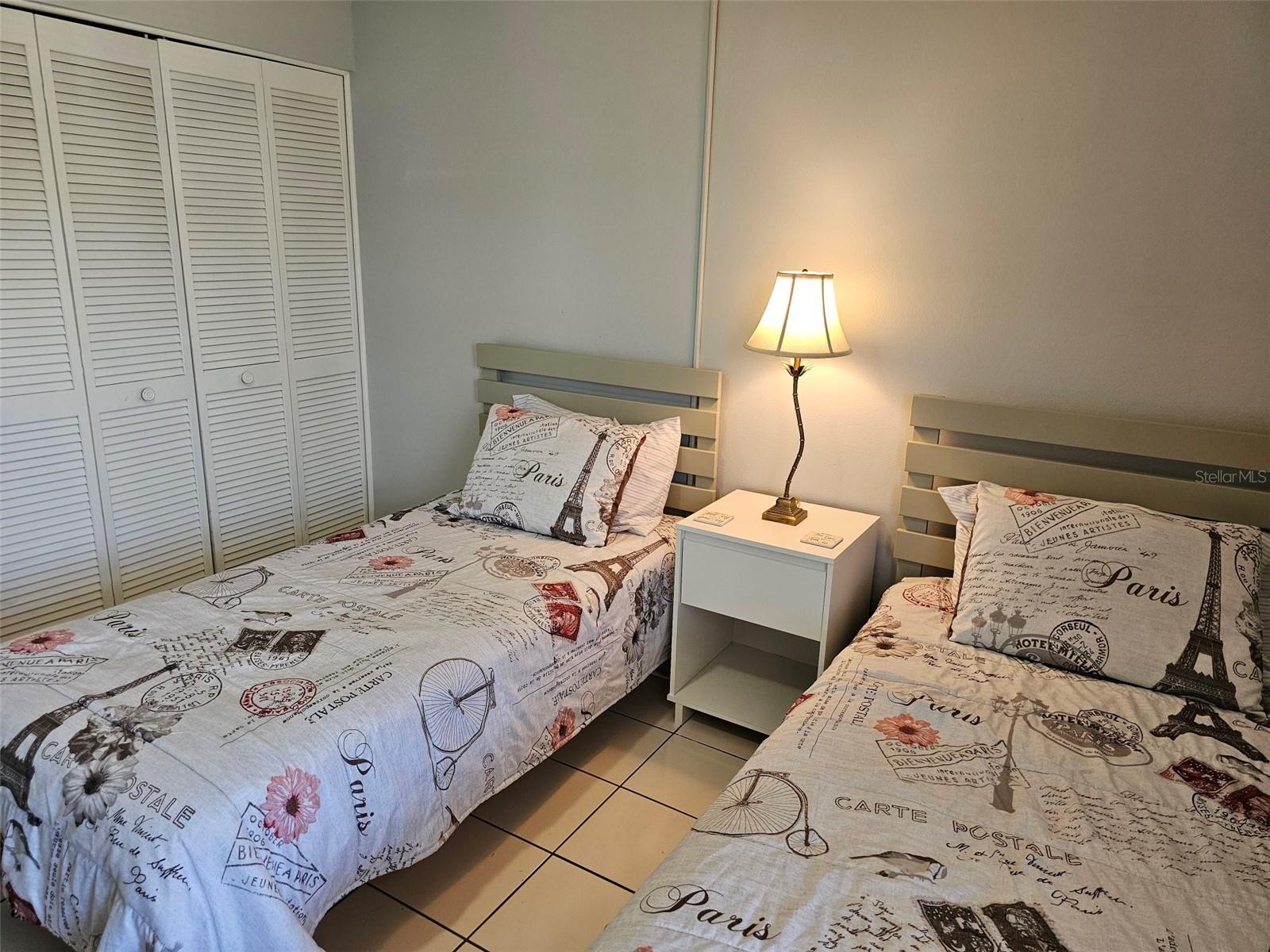 MIRROR LAKE SEC 2 - Residential Lease