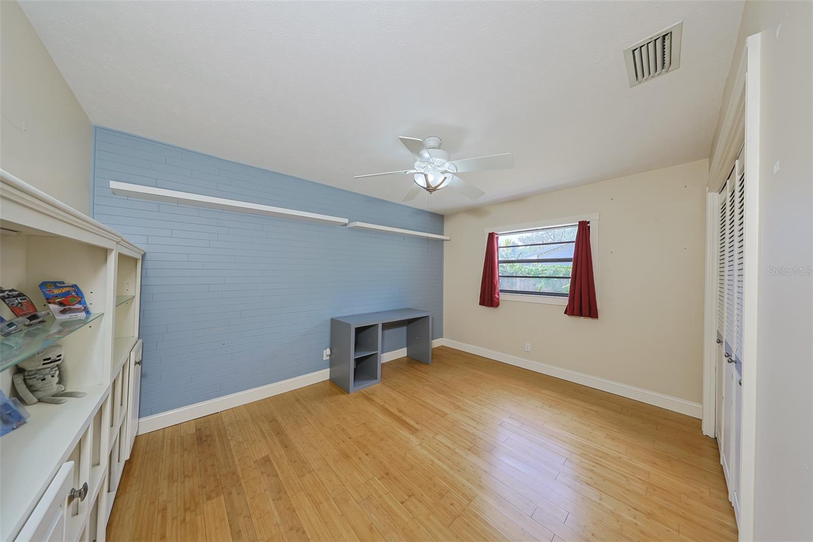 FOUR WINDS ESTATES - Residential